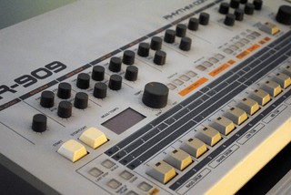 Tonebuilder FR-909