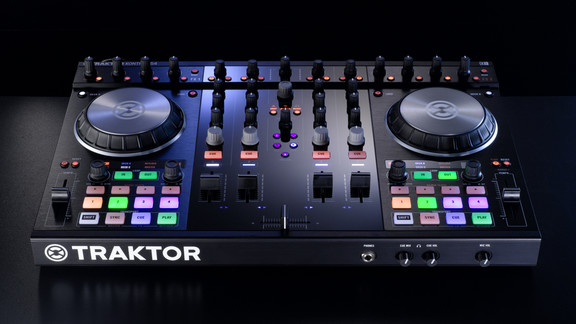 Native Instruments Traktor Kontrol S4