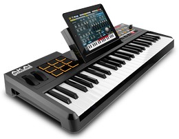 Akai SynthStation49