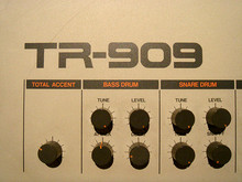 Roland TR-909