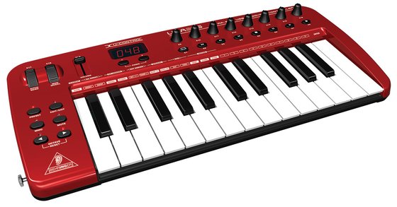 Behringer UMA25S