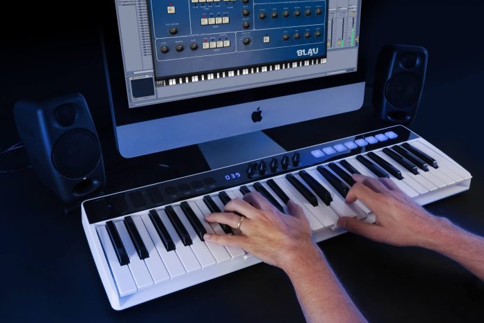 IK Multimedia iRig Keys IO 49