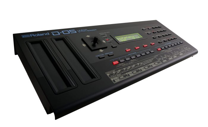 Roland D-05 Linear Synthesizer angle