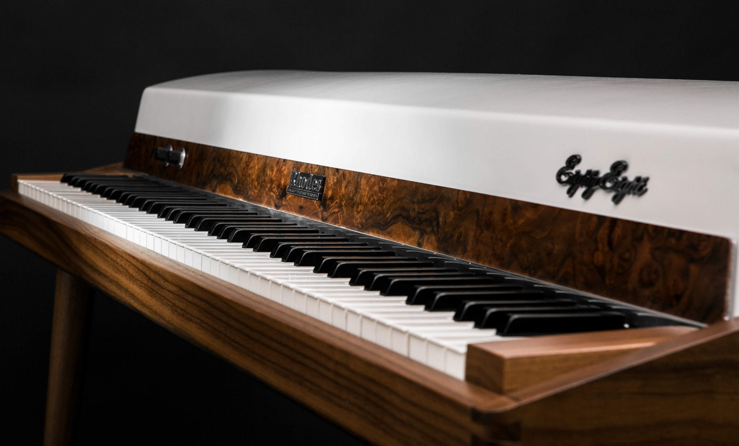 Vintage Vibe custom 'Walnut' Rhodes 88 stage piano restoration revealed