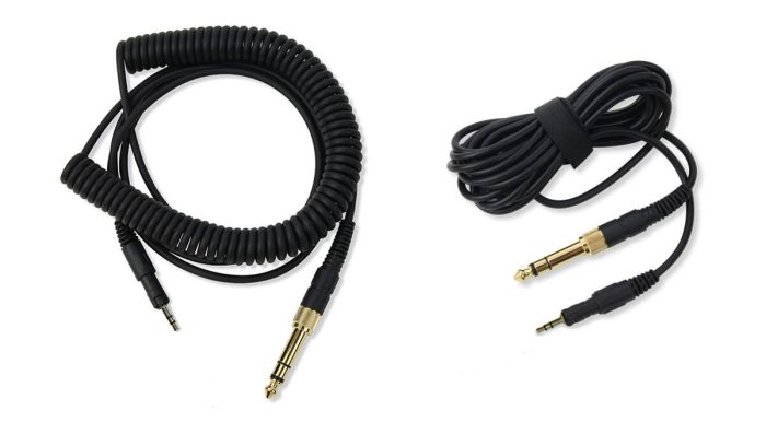 TASCAM TH-07 cables