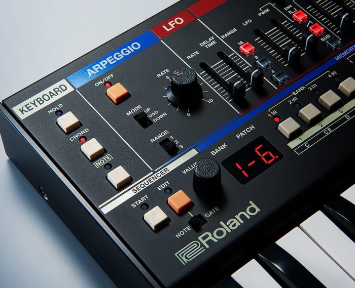 Roland JU 06A feat