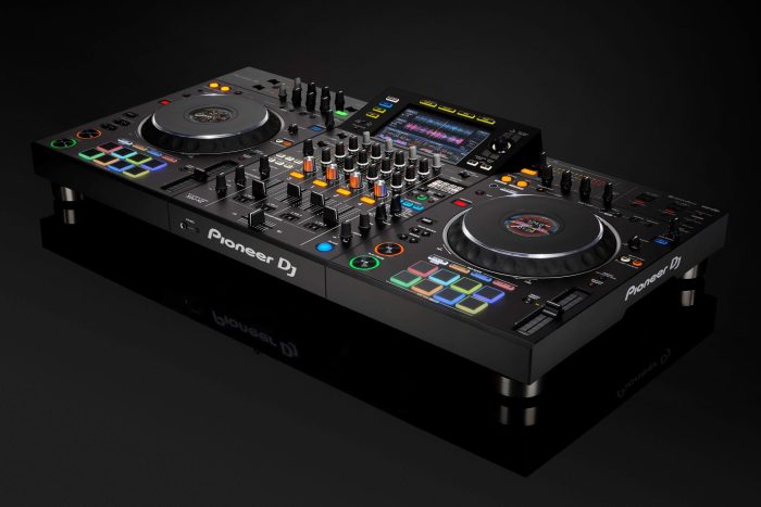 Pioneer XDJ XZ angle