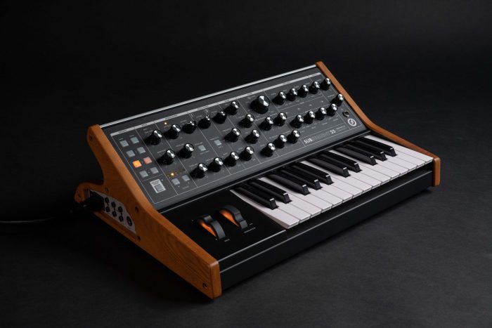 Moog Subsequent 25 feat