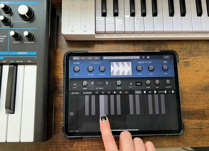 AudioKit releases King of Bass synth app for iOS/AUv3