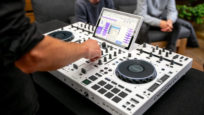 Denon DJ PRIME 4+ White