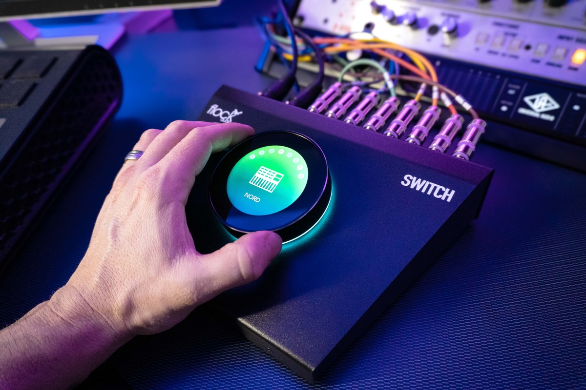 Flock Audio announces SWITCH analog instrument routing controller