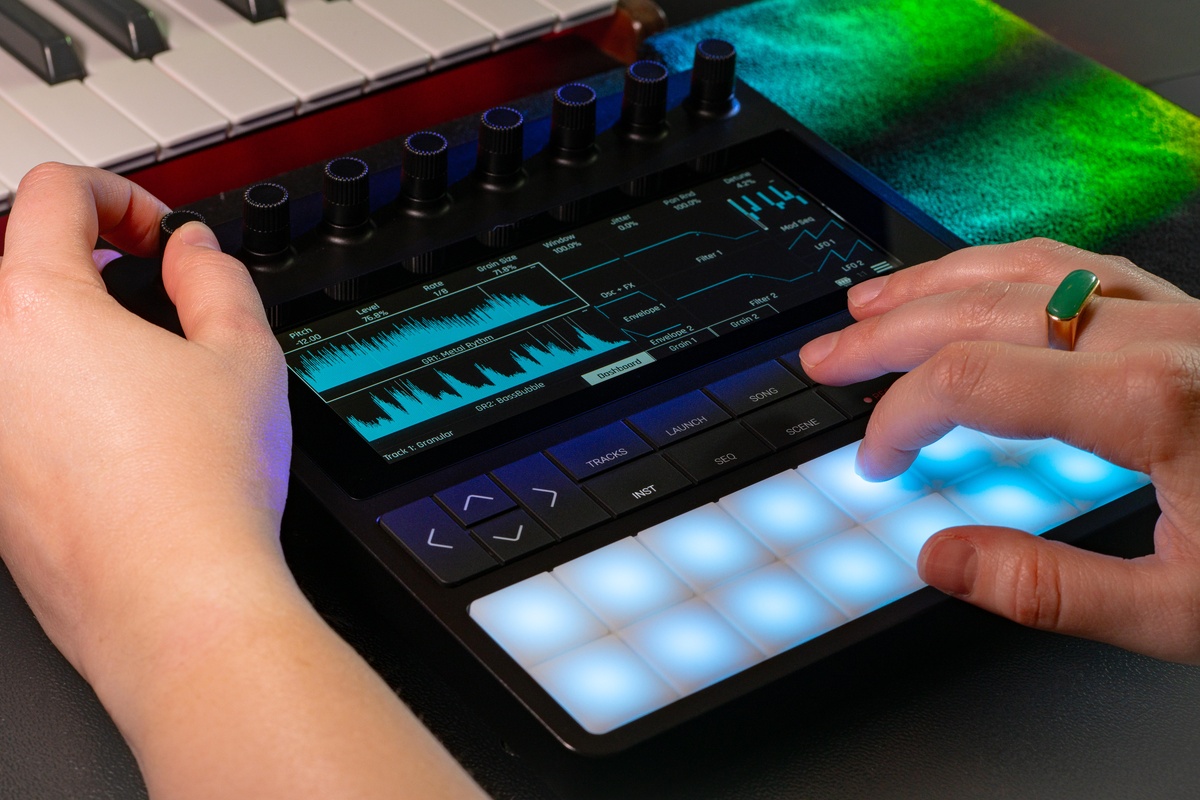 1010music introduces bento portable sampling production lab