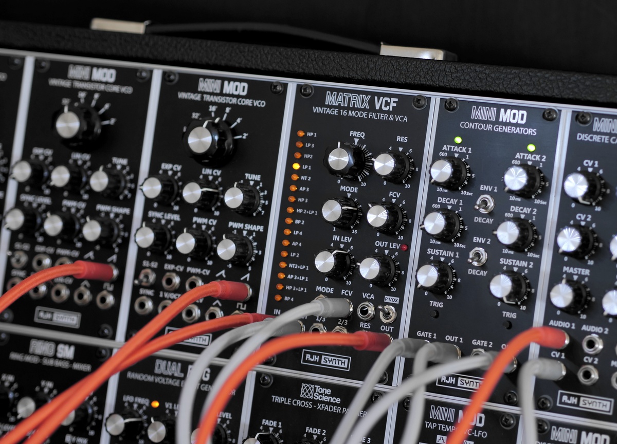 AJH Synth unveils Matrix VCF analog Eurorack module
